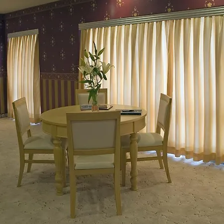 Narin Hotel 4*
